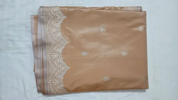 Beige_Silk_Traditional_Saree_for_Women