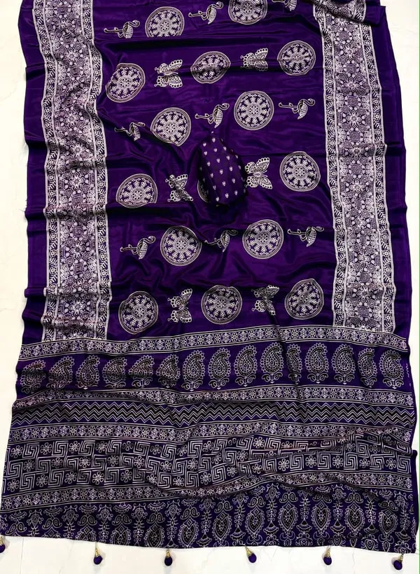 Purple_Satin_Finish_Printed_Saree_for_Women
