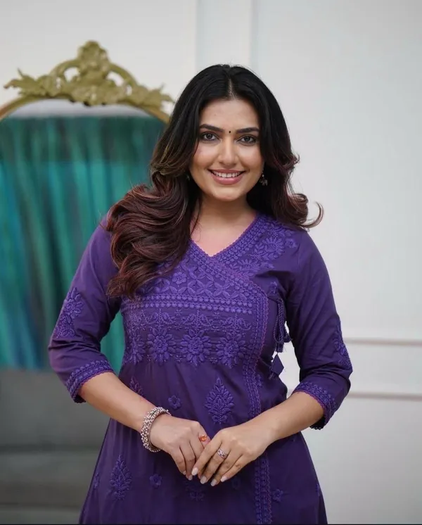 Purple_Embroidered_Straight_Kurta_For_Women