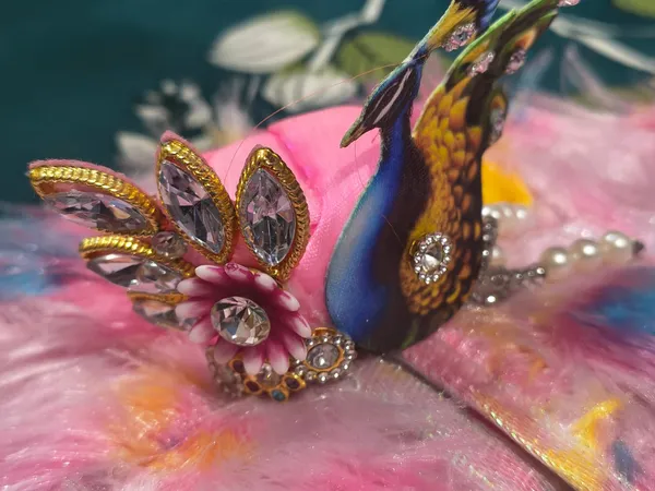 Multicolour_Embellished_Peacock_Brooch_for_Women