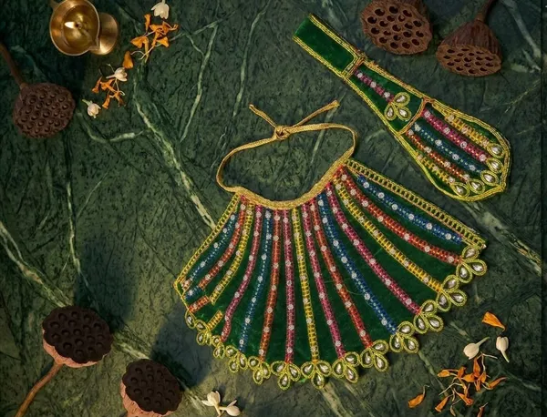 Vibrant_Green_Mata_Rani_Lehenga_&_Patka_Set