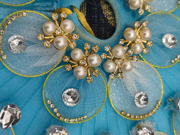Blue_Net_Pearl_Embellished_Floral_Hair_Accessory_for_Women