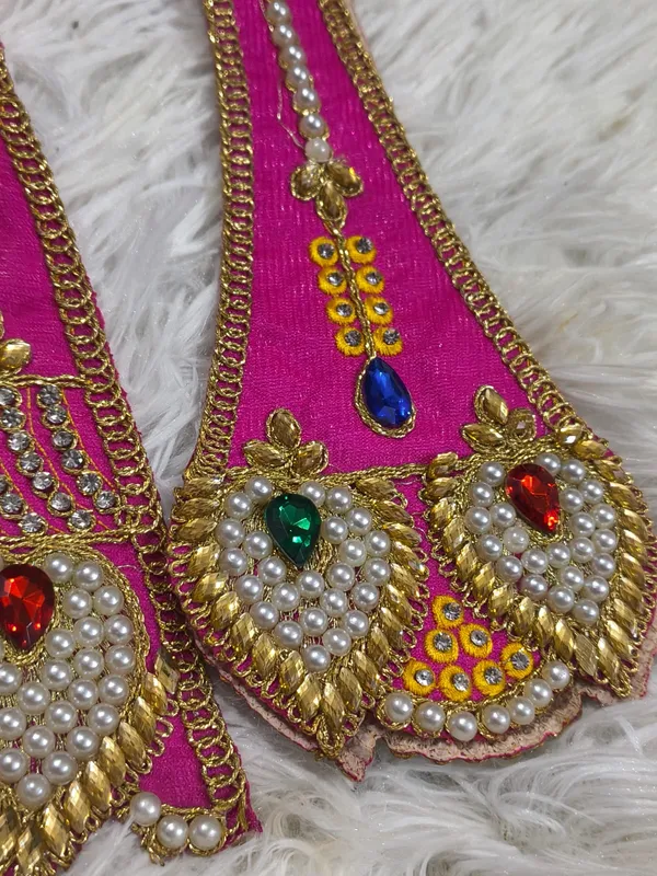 Lovely_Magenta_Mata_Rani_Lehenga,_Patka_&_Mukut_Set