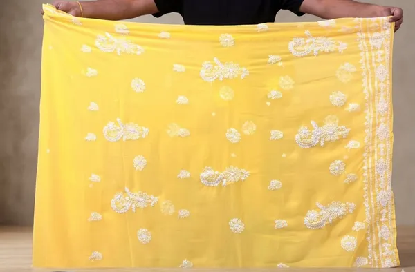 Sunshine_Elegance_Chikankari_Embroidered_Saree