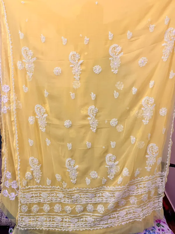 Sunshine_Elegance_Chikankari_Embroidered_Saree