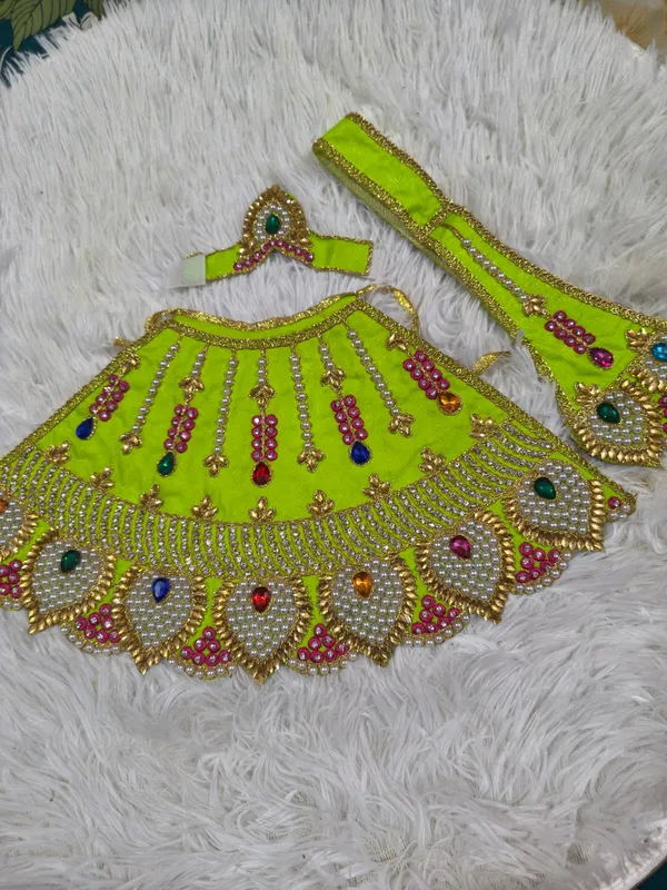 Vibrant_Green_Mata_Rani_Lehenga,_Patka_&_Mukut_Set