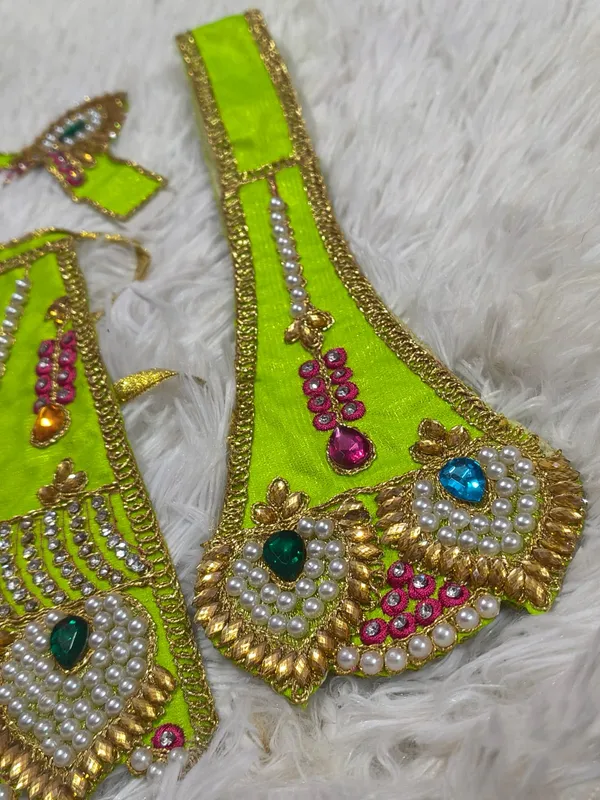 Vibrant_Green_Mata_Rani_Lehenga,_Patka_&_Mukut_Set