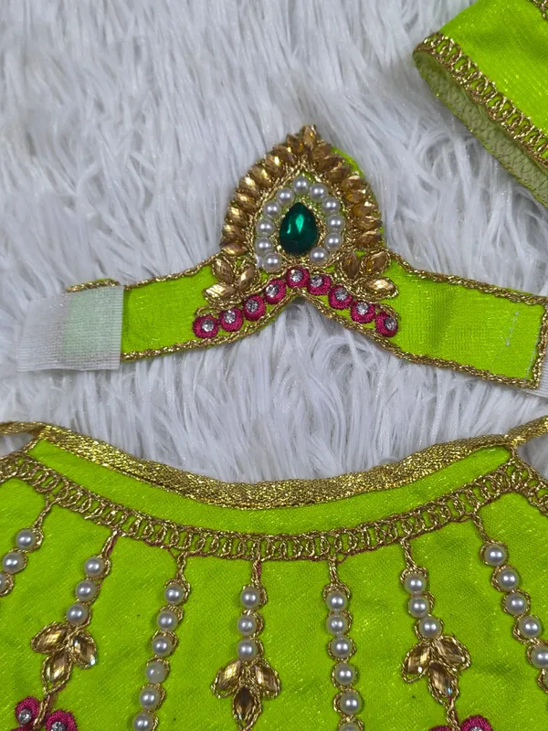 Vibrant_Green_Mata_Rani_Lehenga,_Patka_&_Mukut_Set