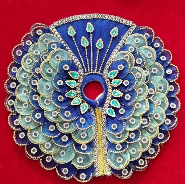 Embellished_Traditional_Peacock_Pattern_Decorative_Hanging