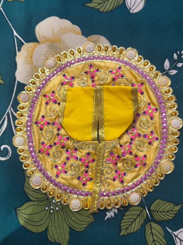 Embellished_Peacock_Design_Pooja_Thali