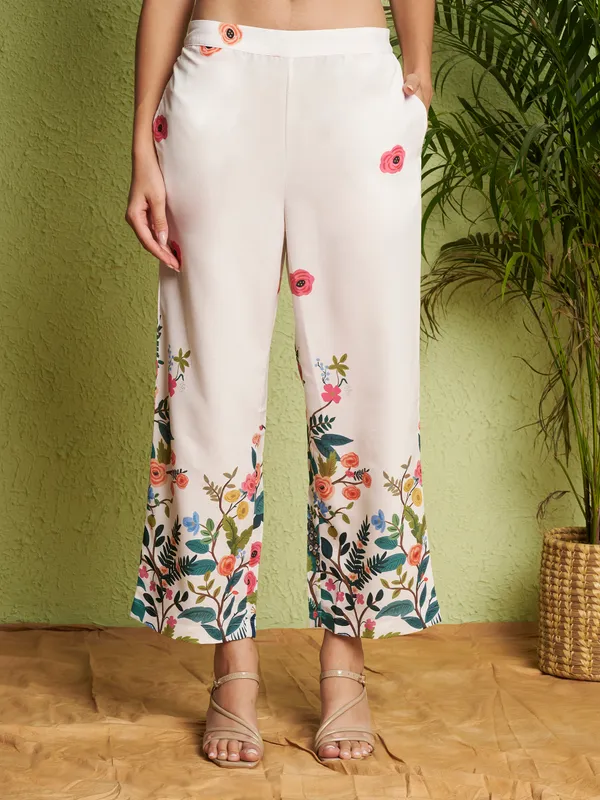 White_Floral_Print_Relaxed_Fit_Co-Ord_Set_For_Women