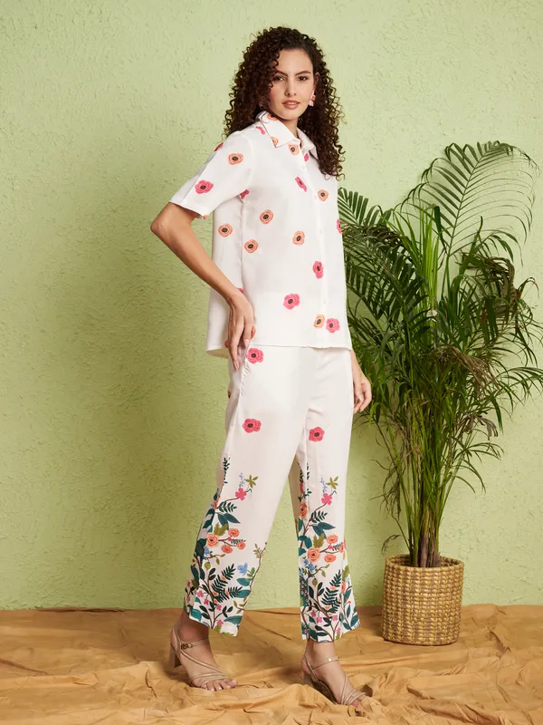 White_Floral_Print_Relaxed_Fit_Co-Ord_Set_For_Women