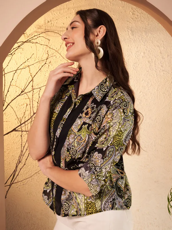 Black_Paisley_Print_Casual_Shirt_For_Women