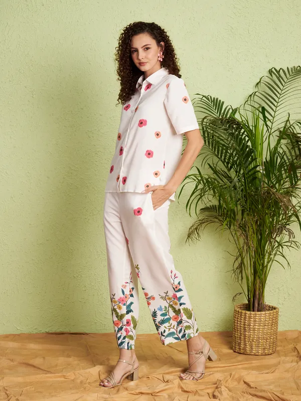 White_Floral_Print_Relaxed_Fit_Co-Ord_Set_For_Women