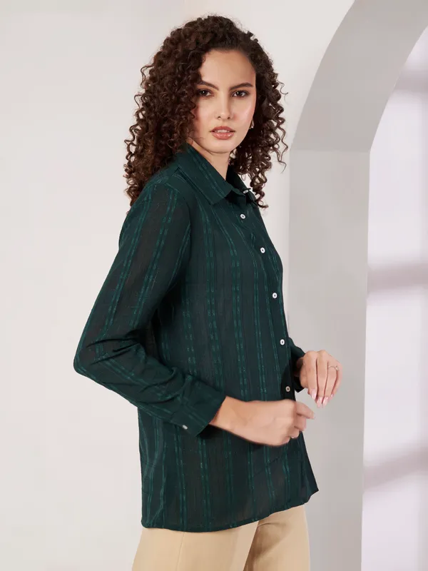 Green_Textured_Regular_Fit_Shirt_For_Women