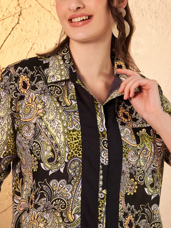 Black_Paisley_Print_Casual_Shirt_For_Women