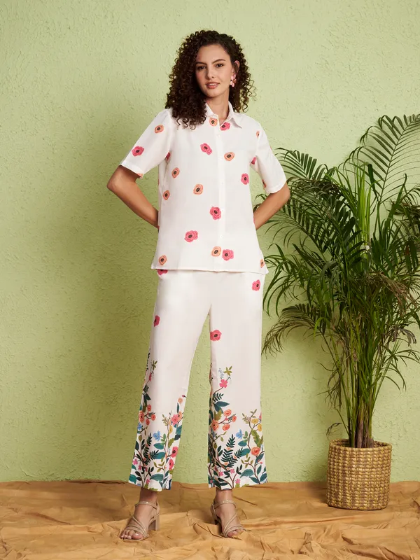 White_Floral_Print_Relaxed_Fit_Co-Ord_Set_For_Women