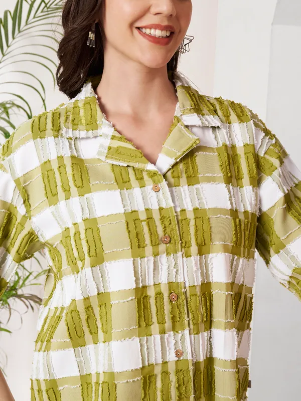 Green_Checkered_Relaxed_Fit_Shirt_For_Women