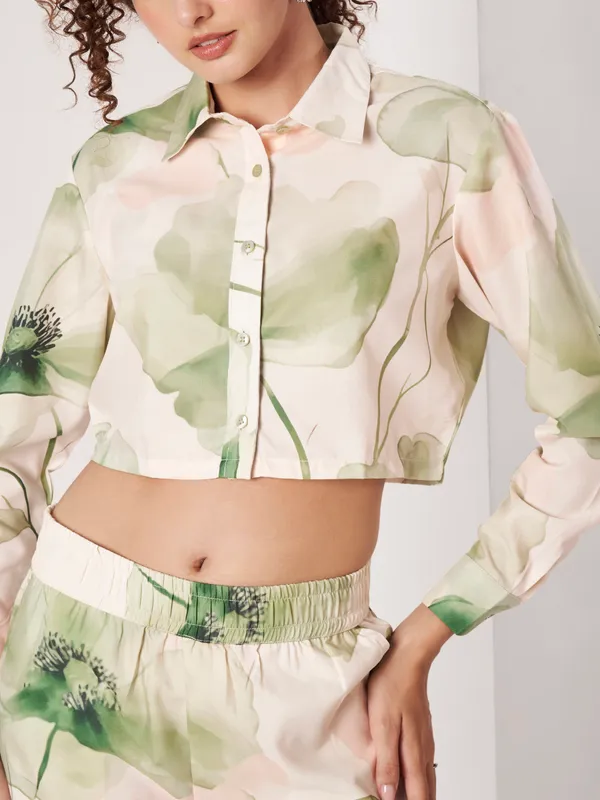 Pastel_Floral_Print_Cropped_Shirt_And_Shorts_Set_For_Women