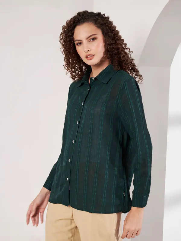 Green_Textured_Regular_Fit_Shirt_For_Women