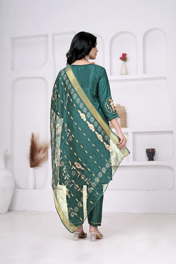 Green_Embroidered_Kurta_Set_With_Dupatta_for_Women