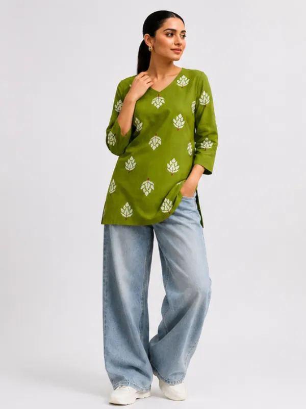 Green_Printed_Straight_Kurta_for_Women