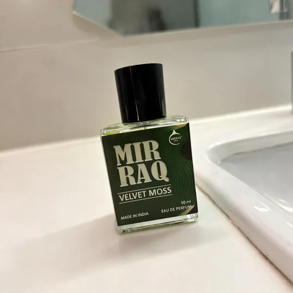Mirraq_Velvet_Moss_Green_Aquatic_Oud_Eau_De_Parfum