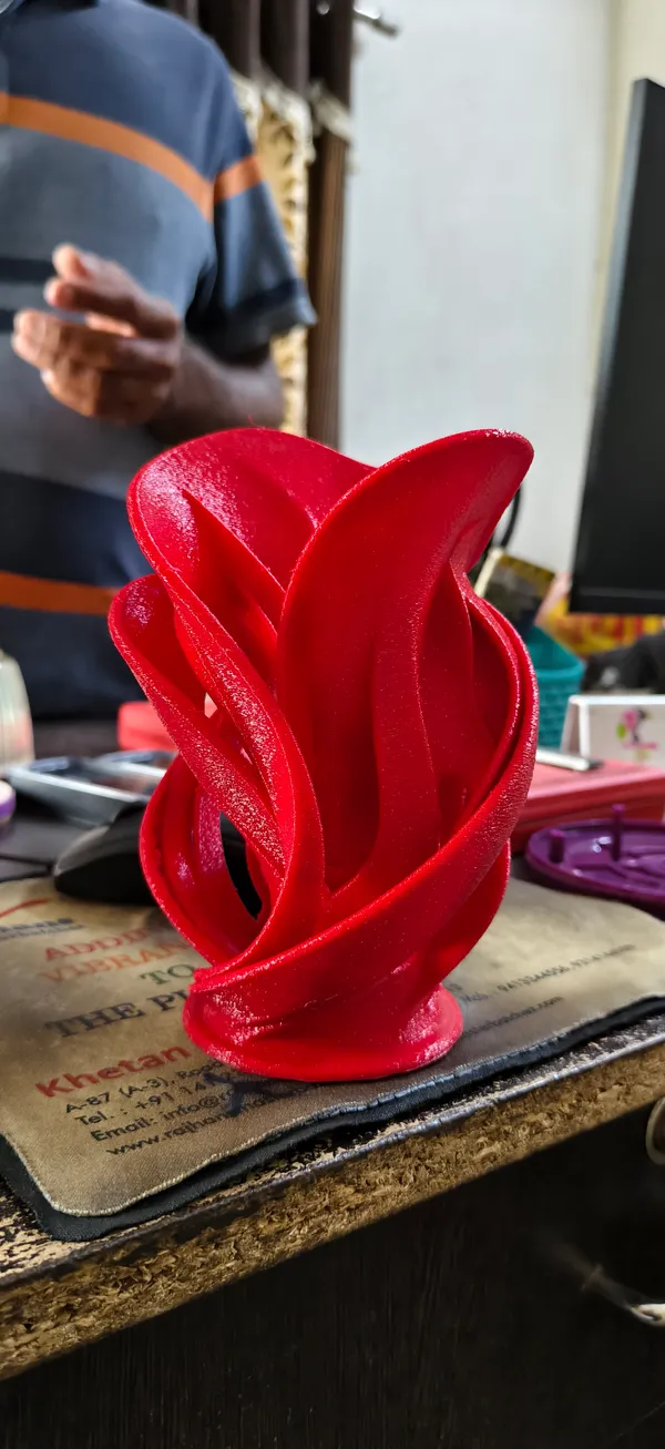 Red_Plastic_Decorative_Vase