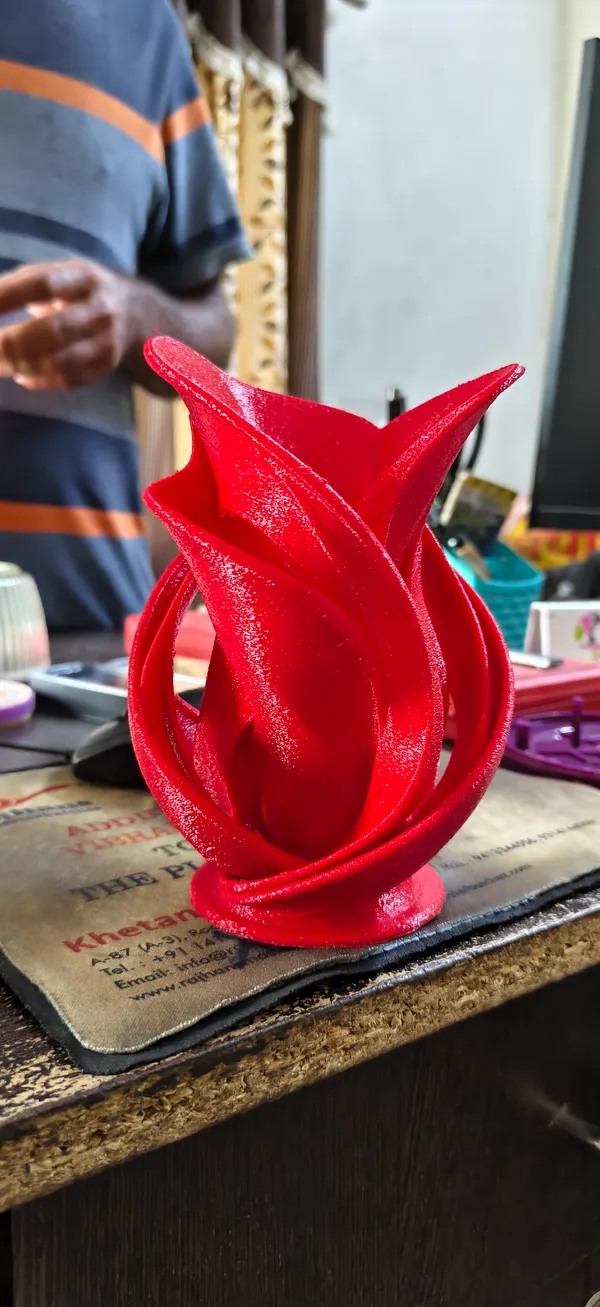 Red_Plastic_Decorative_Vase