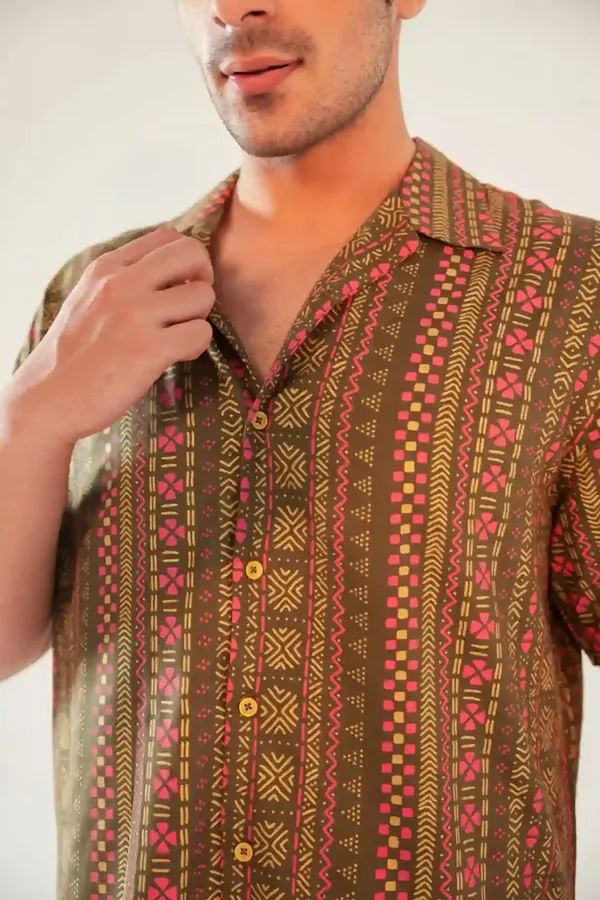 Olive_Green_Short_Sleeve_Oversized_Shirt_with_Geometric_Print