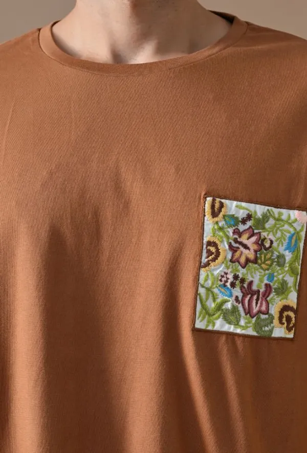 Chocolate_Embroidered_Patch_Oversized_Tee