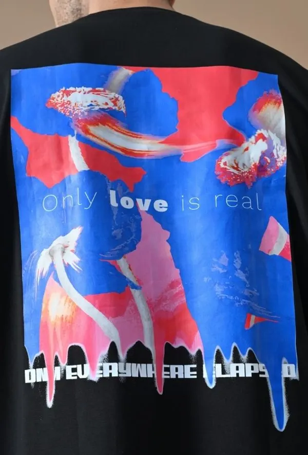 Black_Oversized_Back_Graphic_Printed_Cotton_T-Shirt
