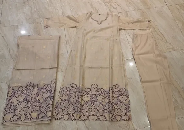 Beige_Floral_Embroidered_Straight_Kurta_Set_for_Women