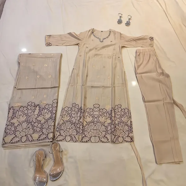 Beige_Kota_Doria_Floral_Embroidered_Straight_Kurta_Set_For_Women