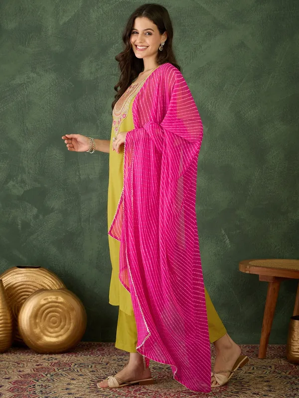 Women's_Embroidered_Rayon_Kurta_Set_with_Pant_&_Georgette_Dupatta_|_Design_D782
