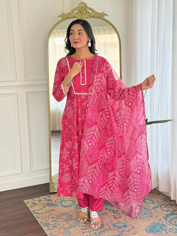 Women's_Embroidered_Rayon_Kurti_with_Pant_&_Taby_Dupatta_Set_|_D722