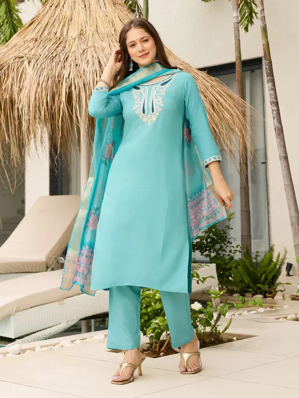 Blue_Viscose_Organza_Dupatta_Embroidered_Kurti_Pant_Dupatta_Set_For_Women