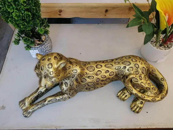Panther_Statue