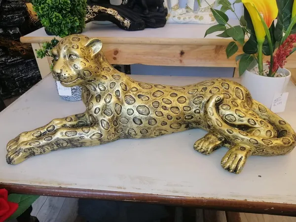 Panther_Statue