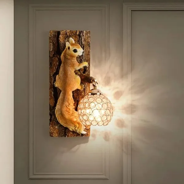 Squirrel_Wall_Lamp