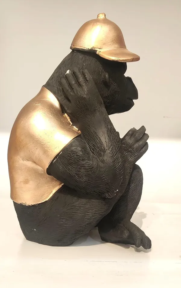 Gorilla_Figurine_Resin_Sculpture