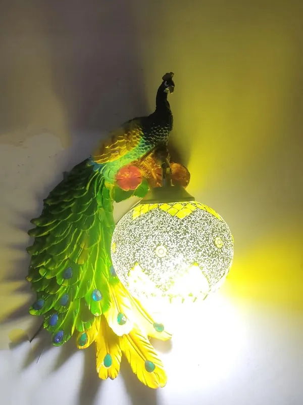 Peacock_Crystal_Wall_Lamp
