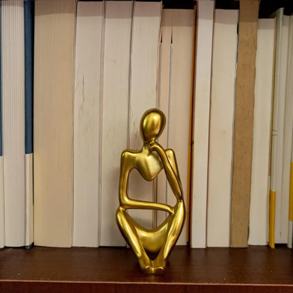 Resin_Thinker_Statue
