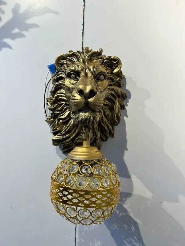 Lion_Wall_Lamp_End_Of_Text