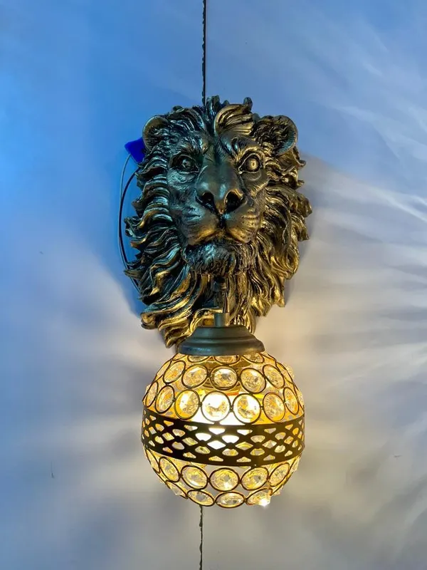 Lion_Wall_Lamp_End_Of_Text