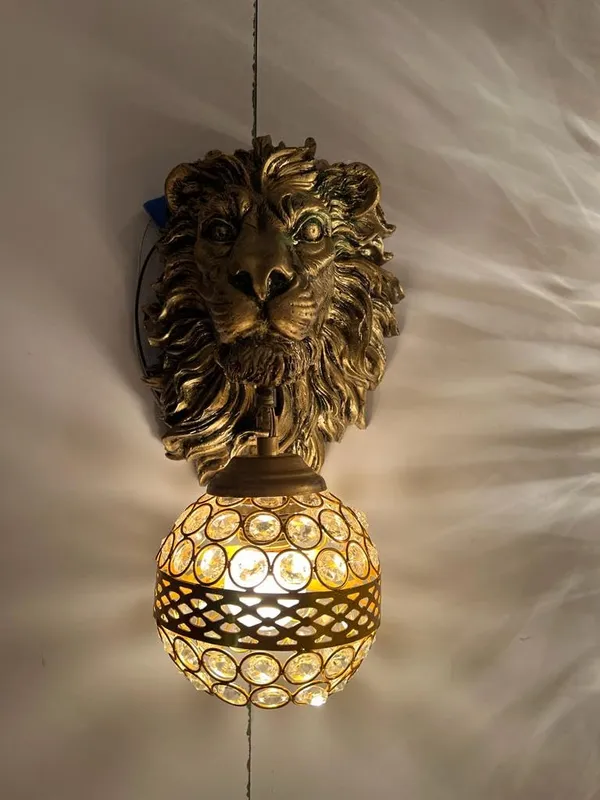 Lion_Wall_Lamp_End_Of_Text