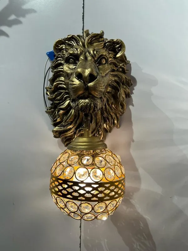 Lion_Wall_Lamp_End_Of_Text