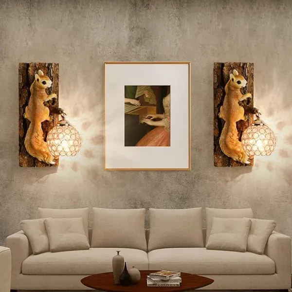 Squirrel_Wall_Lamp