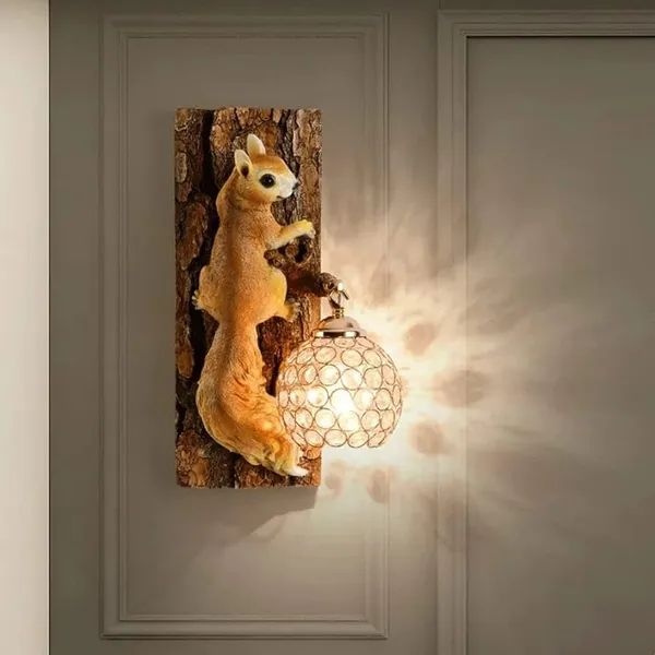 Squirrel_Wall_Lamp