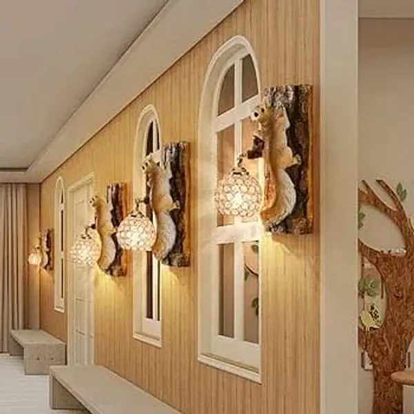 Squirrel_Wall_Lamp